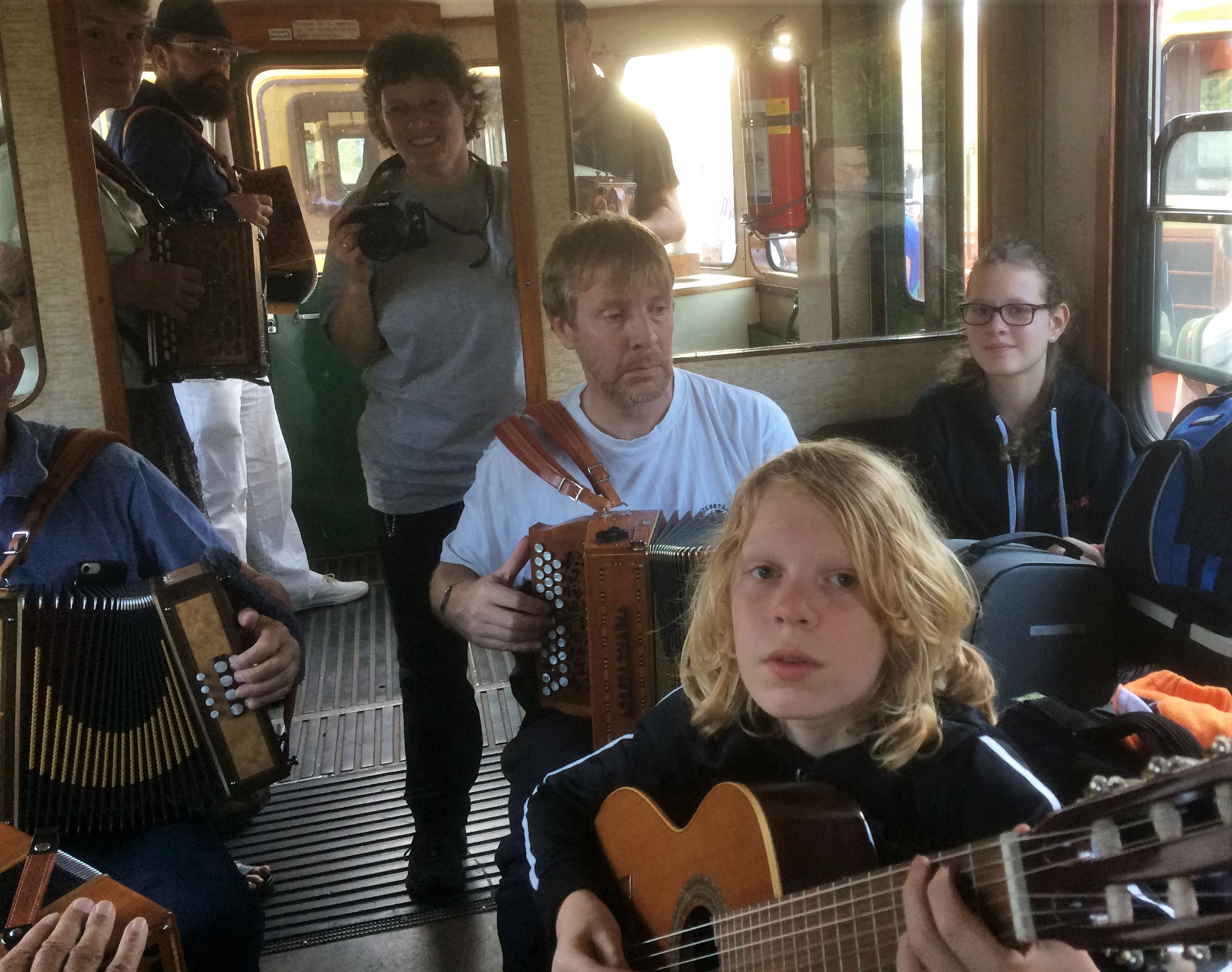 På tåget till Långsjön